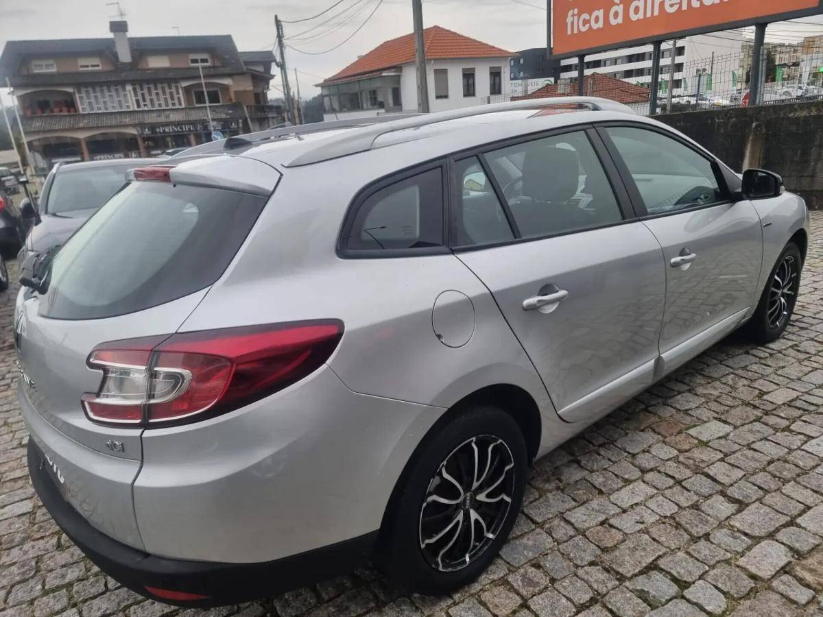 renault-megane-sport-tourer-2015-diesel-1461cc