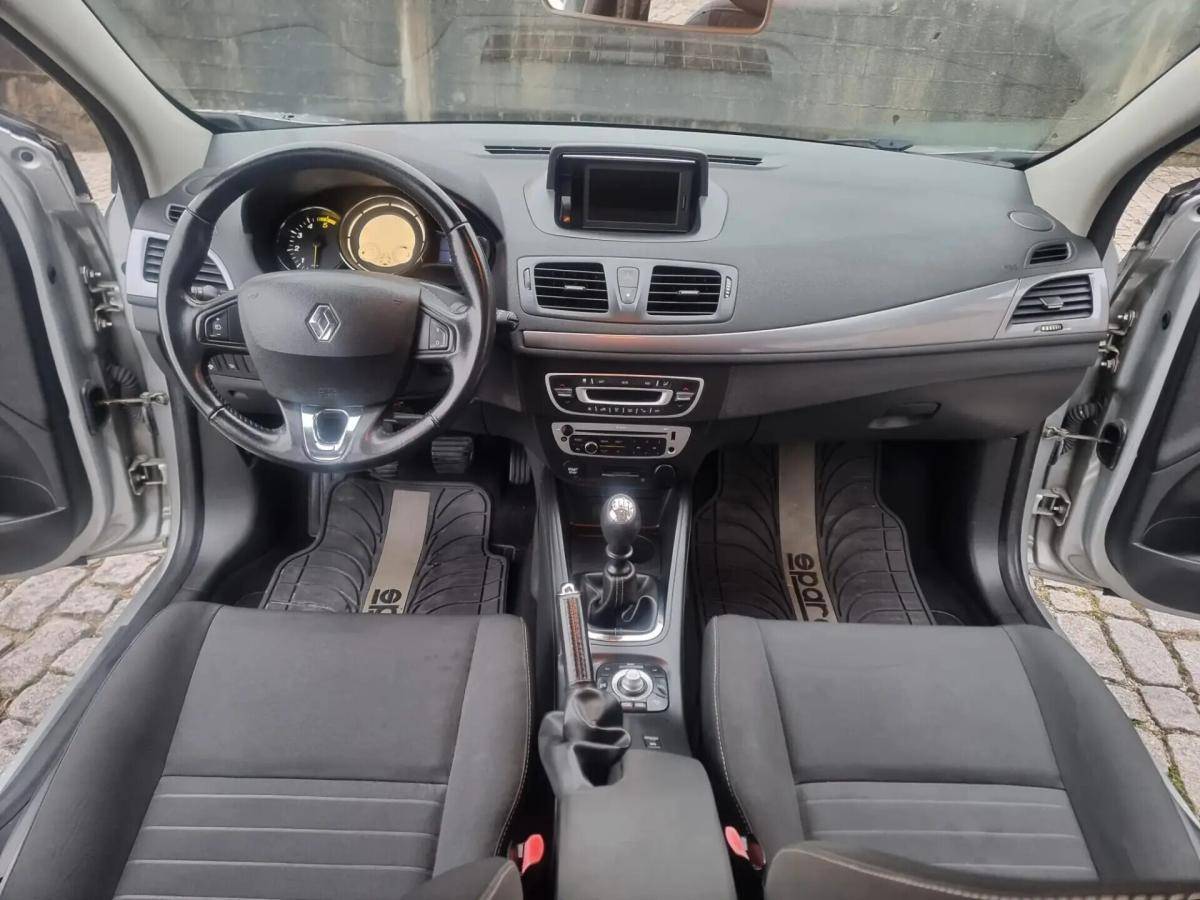 renault-megane-sport-tourer-2015-diesel-1461cc