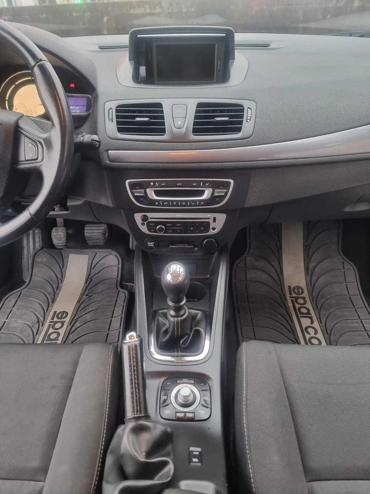 renault-megane-sport-tourer-2015-diesel-1461cc