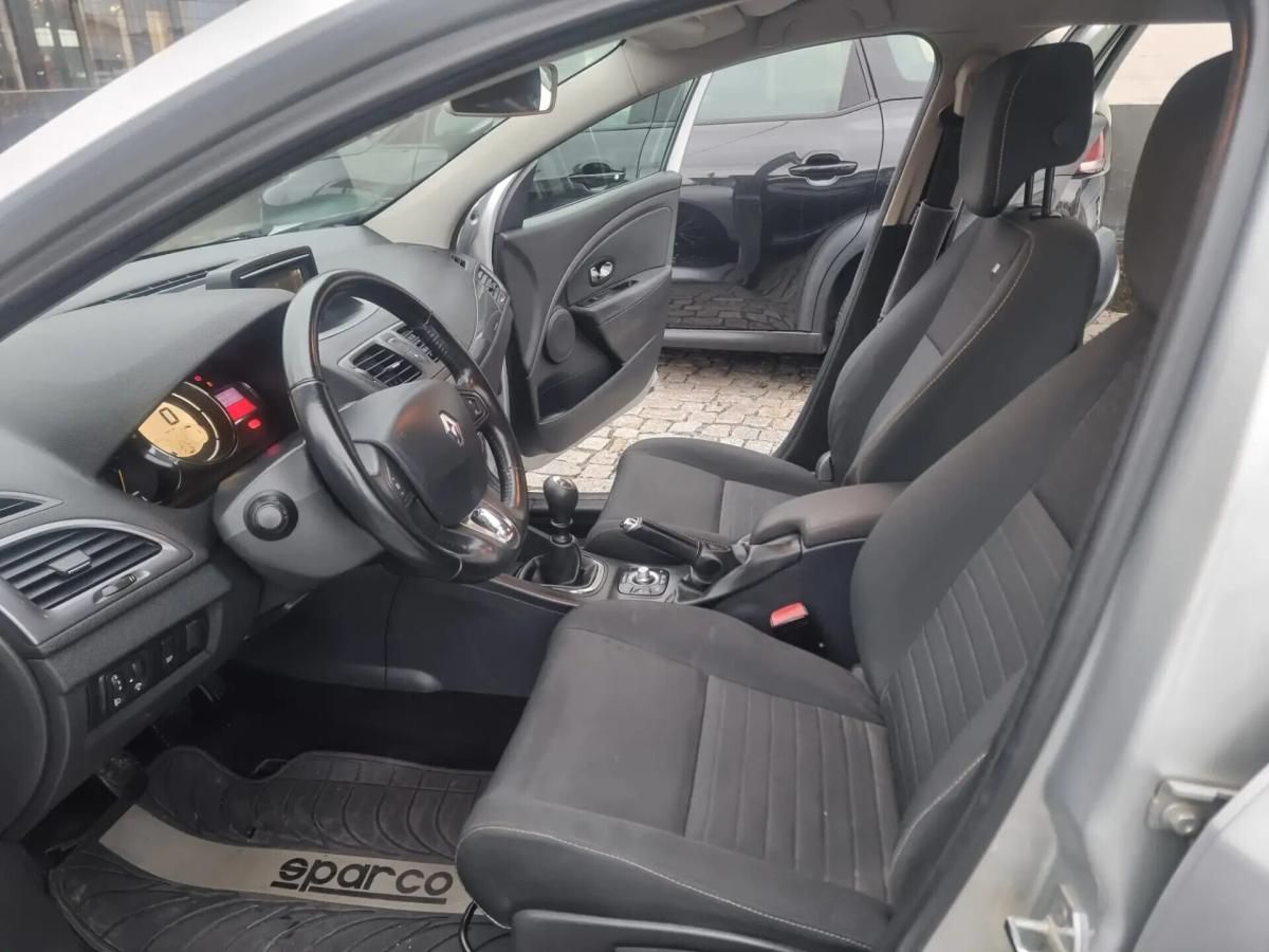 renault-megane-sport-tourer-2015-diesel-1461cc