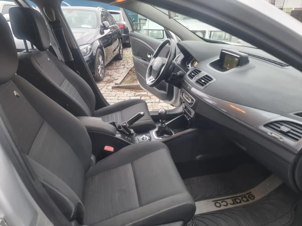 renault-megane-sport-tourer-2015-diesel-1461cc