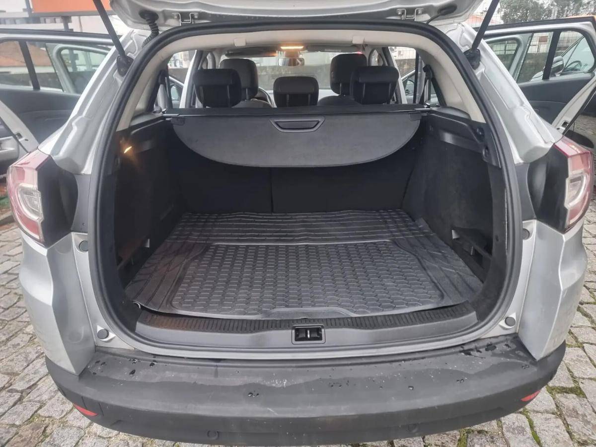 renault-megane-sport-tourer-2015-diesel-1461cc