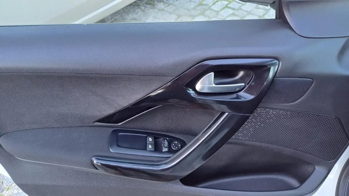 peugeot-208-2019-gasolina-1199cc