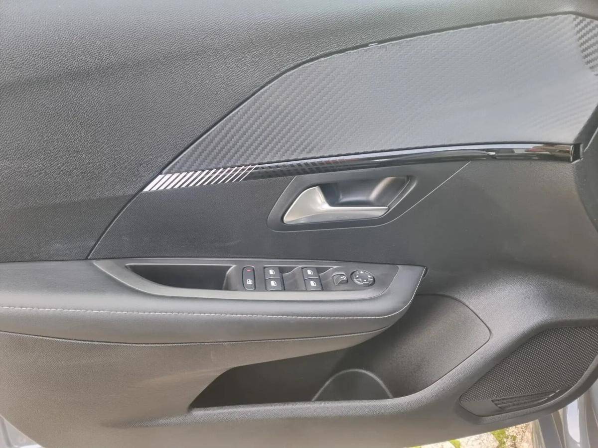 peugeot-208-2025-gasolina-1199cc