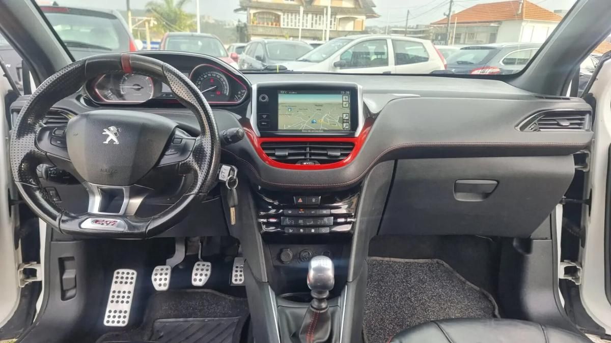 peugeot-208-2014-gasolina-1598cc