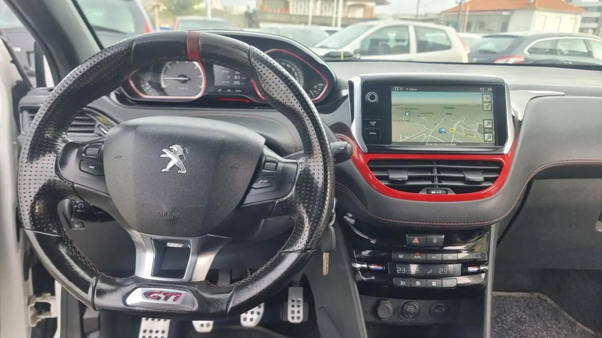 peugeot-208-2014-gasolina-1598cc