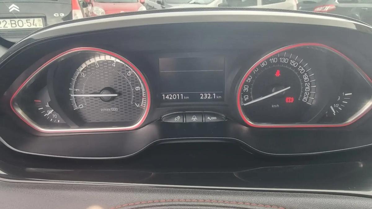 peugeot-208-2014-gasolina-1598cc