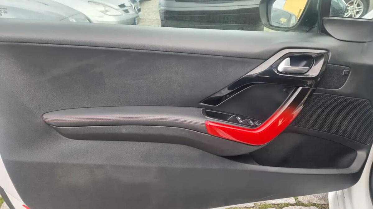 peugeot-208-2014-gasolina-1598cc