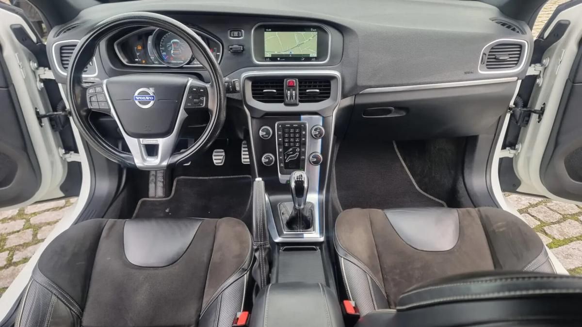 volvo-v40-2016-diesel-1969cc
