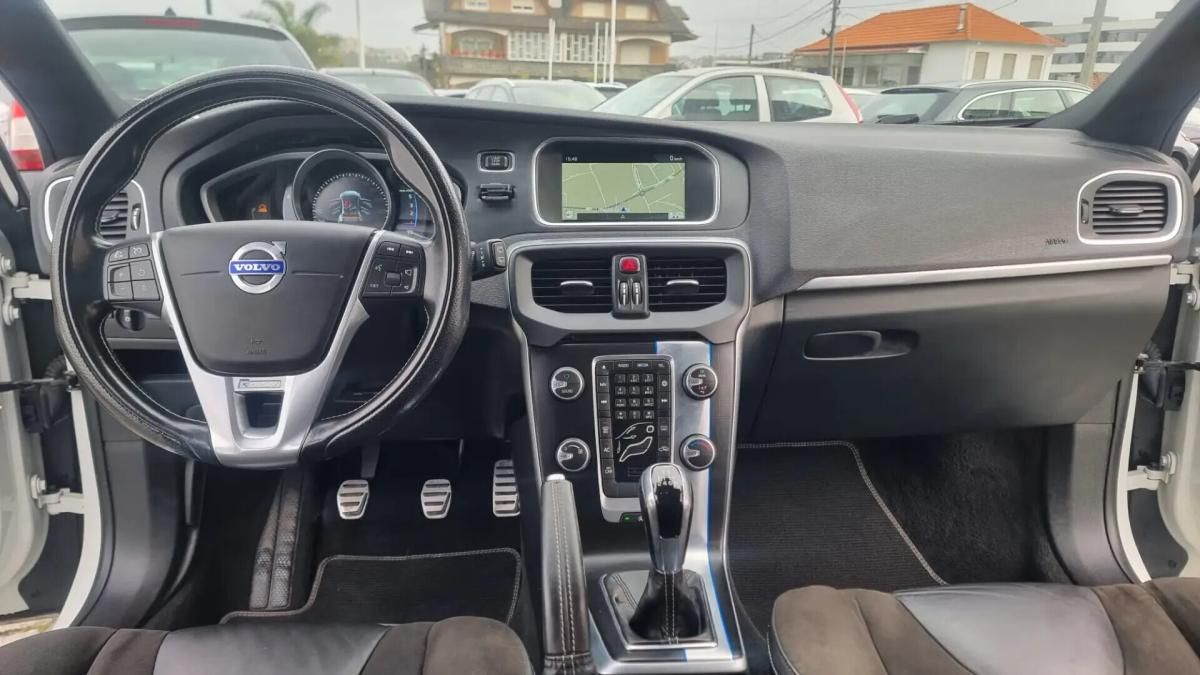 volvo-v40-2016-diesel-1969cc