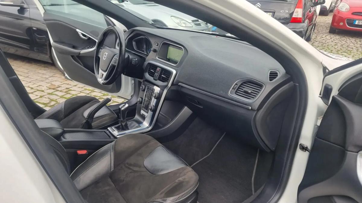 volvo-v40-2016-diesel-1969cc