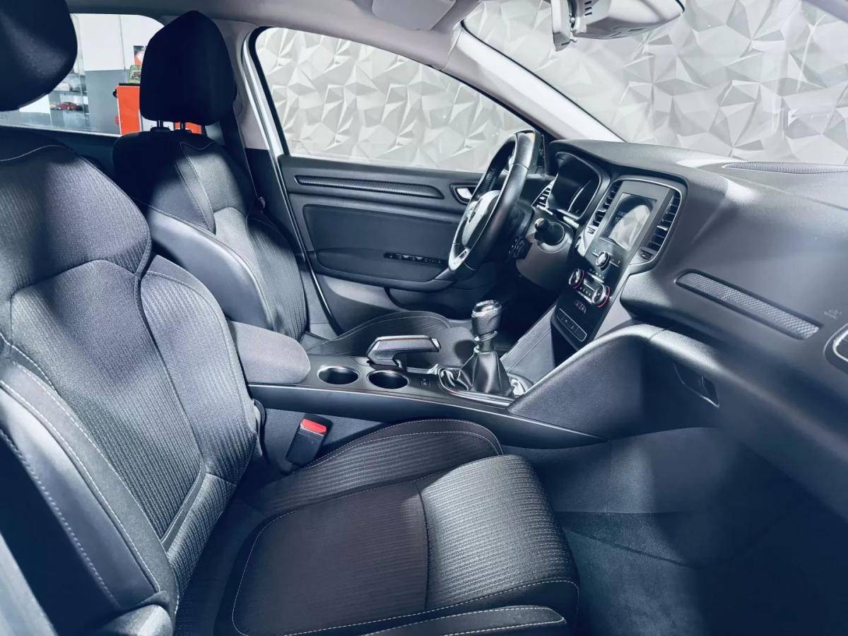 renault-megane-sport-tourer-2018-diesel-1461cc