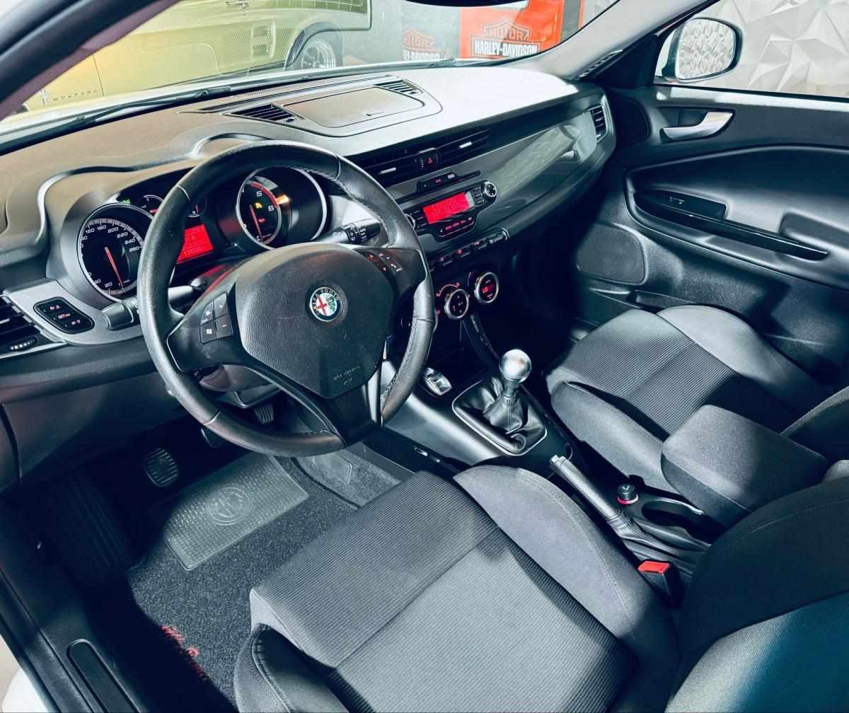 alfa-romeo-giulietta-2012-diesel-1598cc