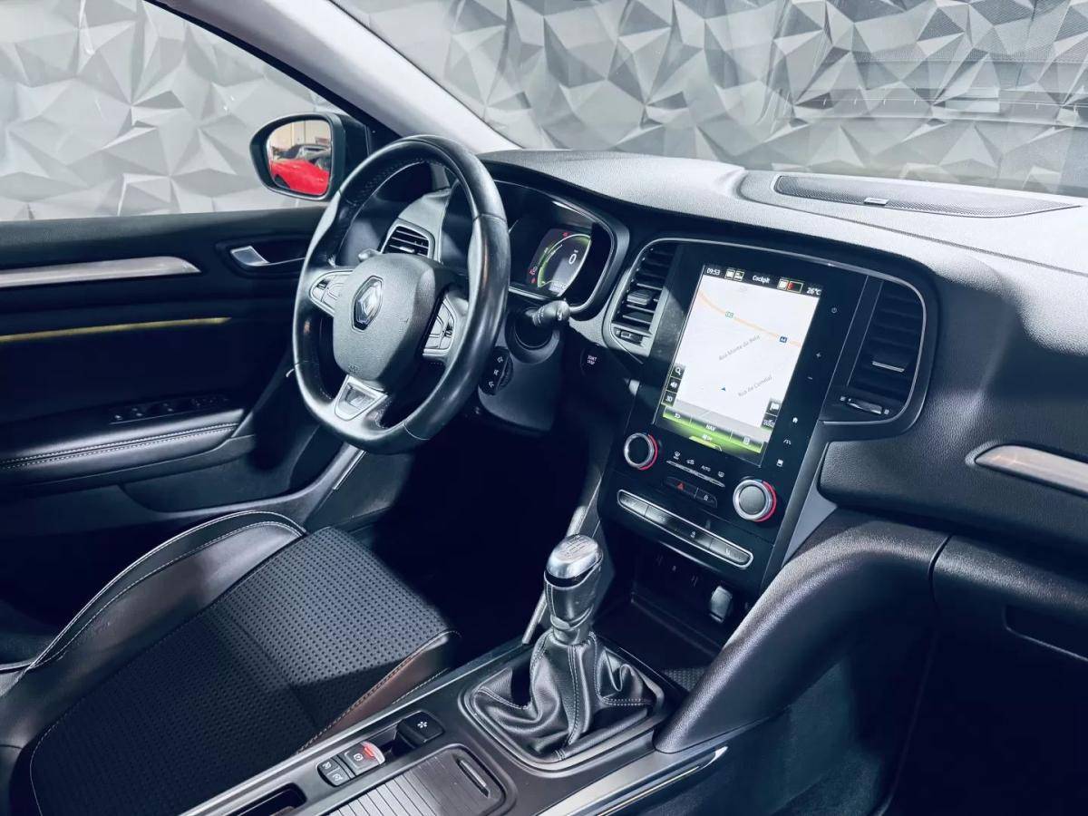 renault-megane-sport-tourer-2018-diesel-1598cc