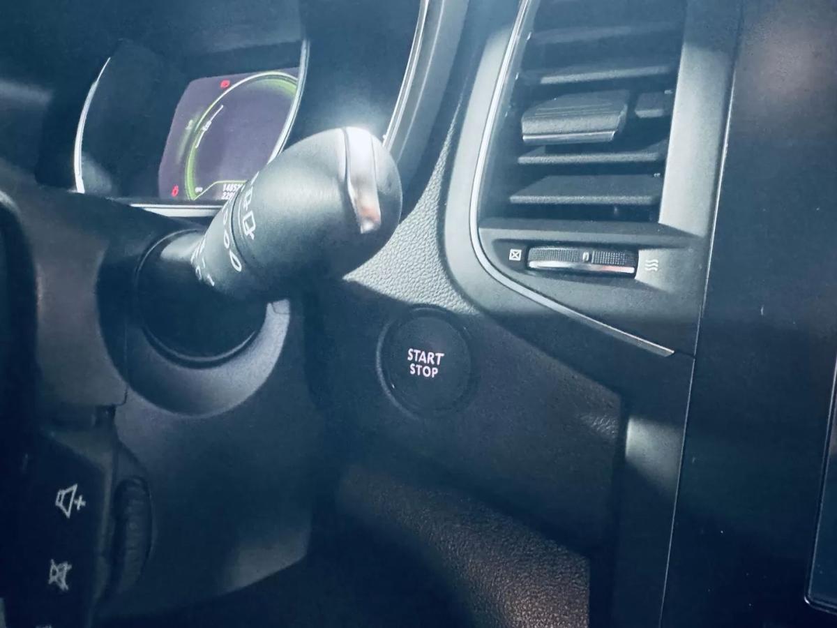 renault-megane-sport-tourer-2018-diesel-1598cc