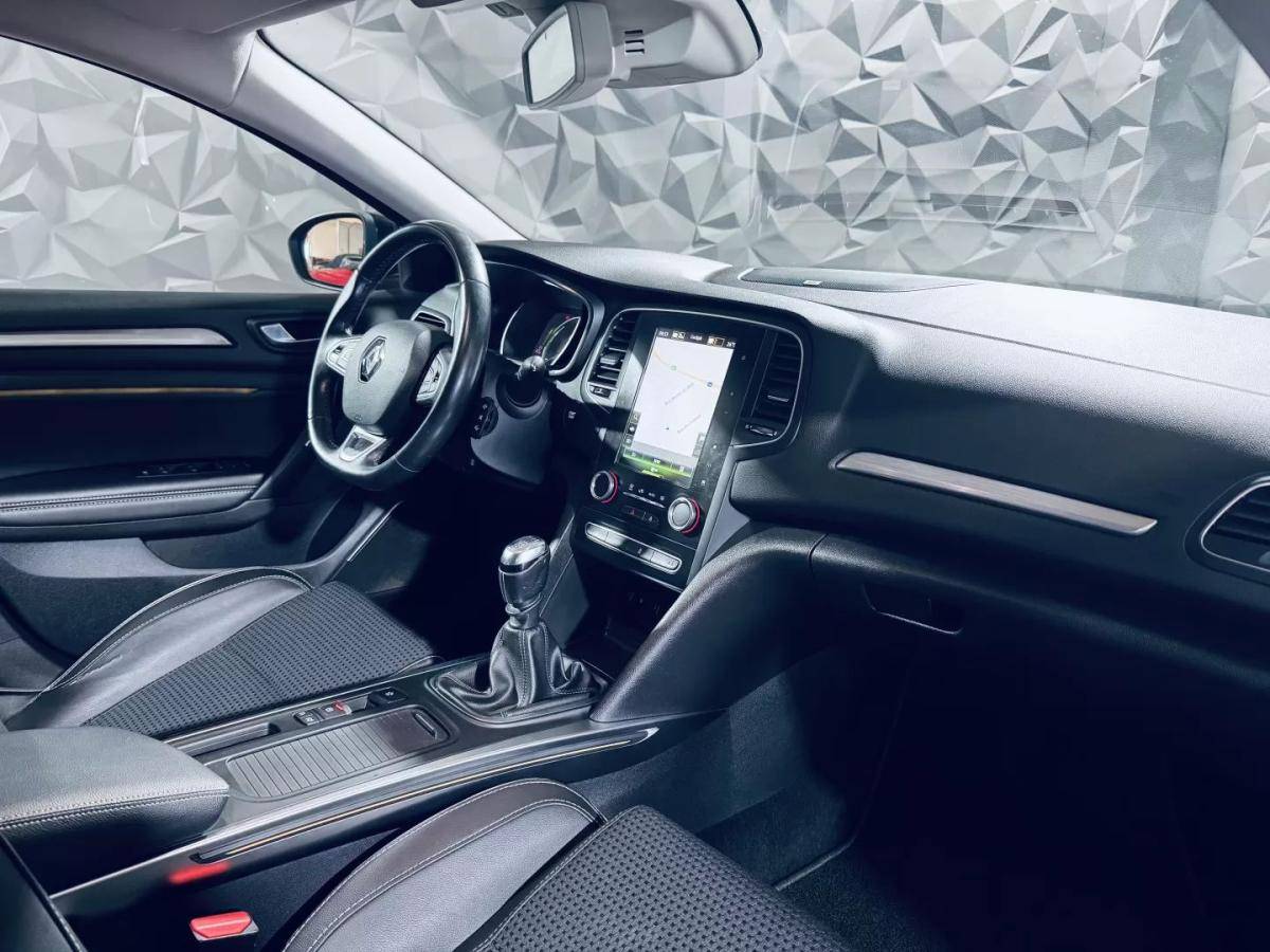 renault-megane-sport-tourer-2018-diesel-1598cc