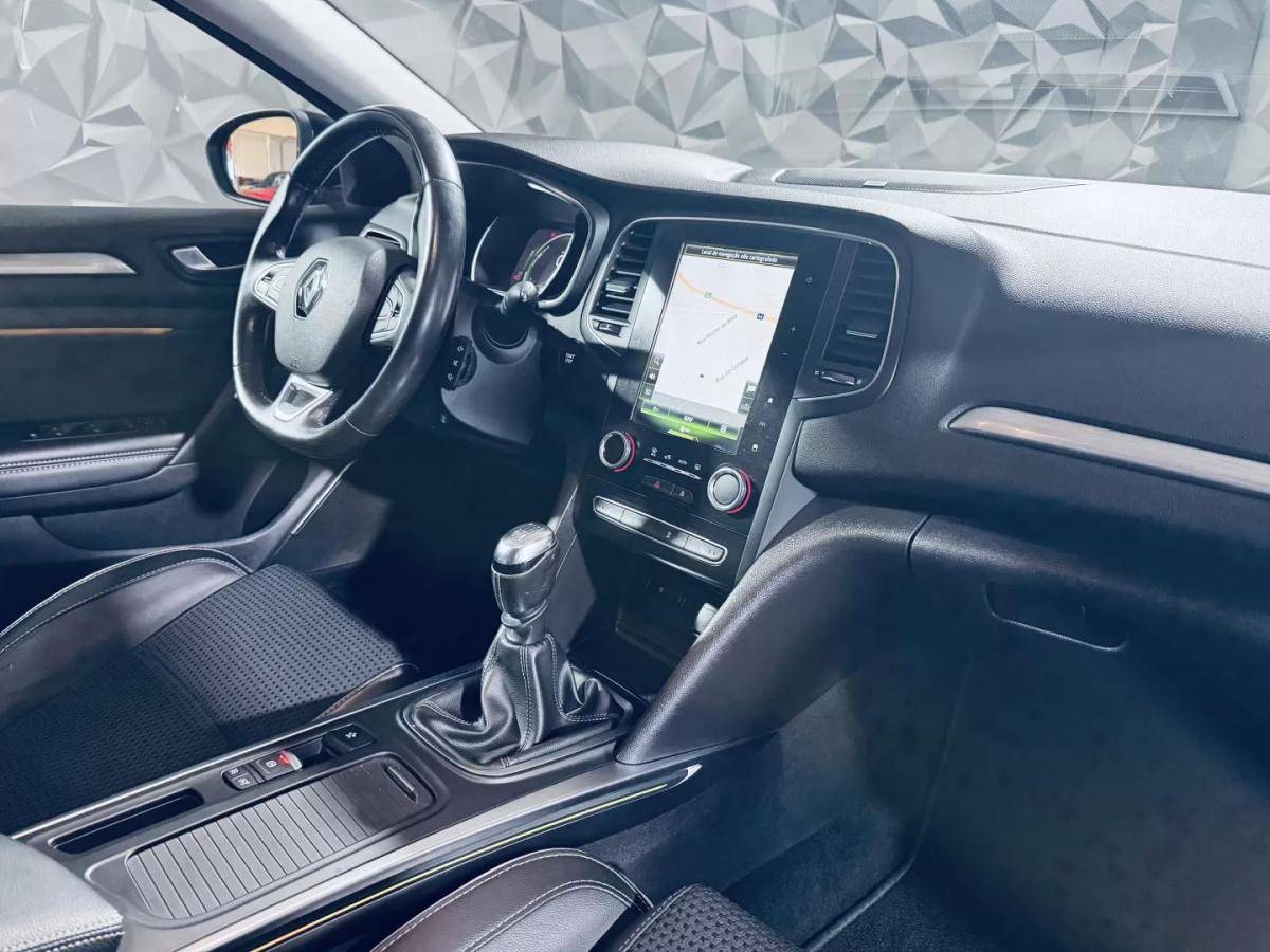 renault-megane-sport-tourer-2018-diesel-1598cc