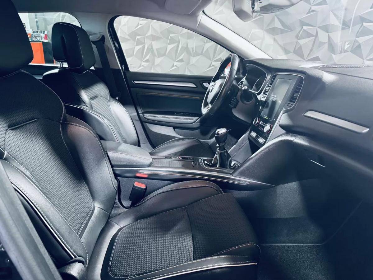renault-megane-sport-tourer-2018-diesel-1598cc