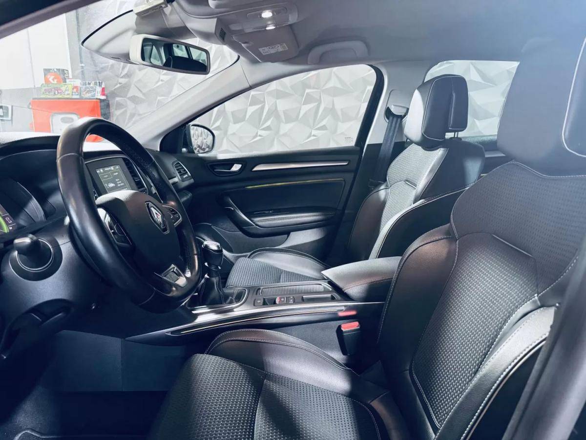 renault-megane-sport-tourer-2018-diesel-1598cc