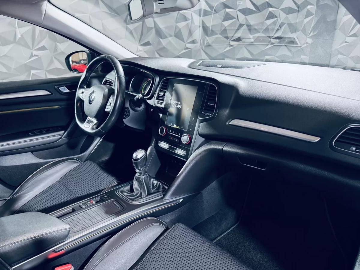 renault-megane-sport-tourer-2018-diesel-1598cc