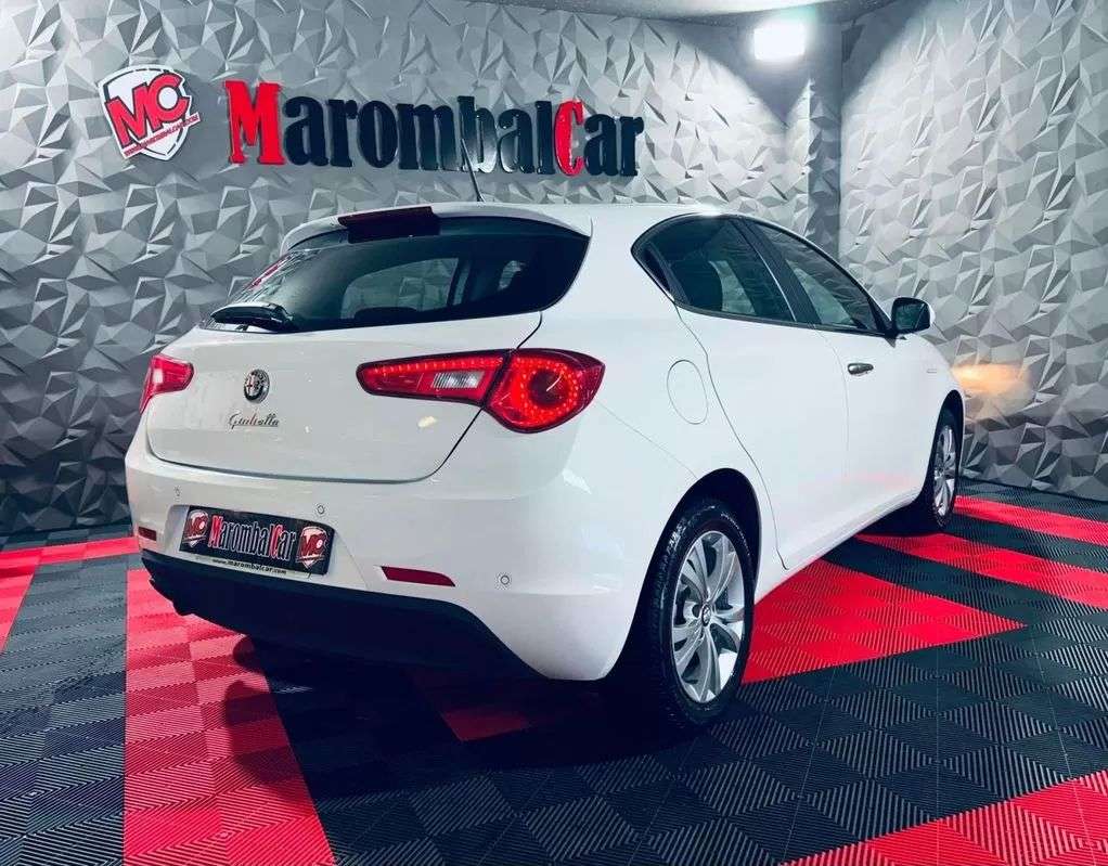 alfa-romeo-giulietta-2012-diesel-1598cc