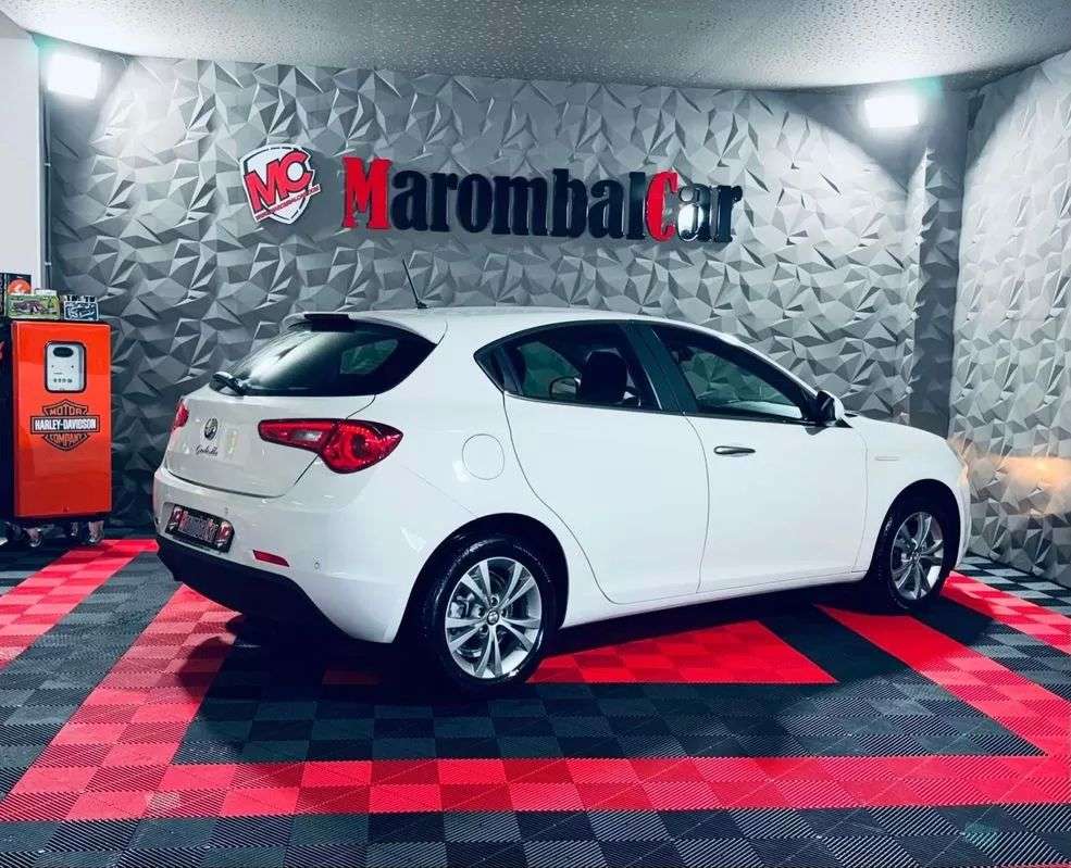 alfa-romeo-giulietta-2012-diesel-1598cc