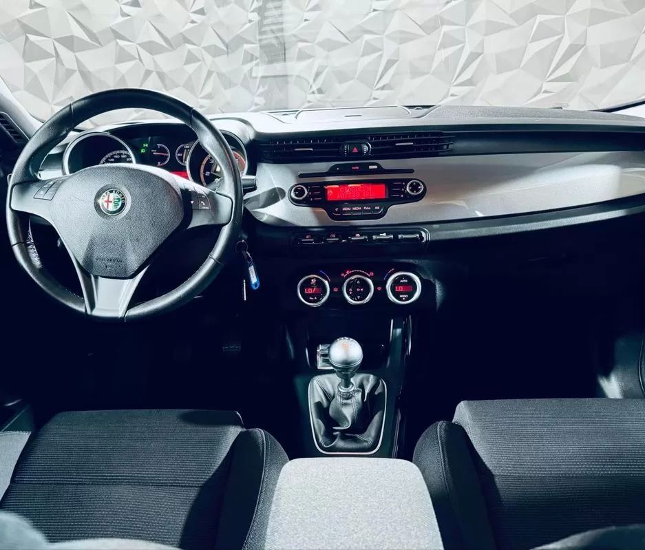 alfa-romeo-giulietta-2012-diesel-1598cc