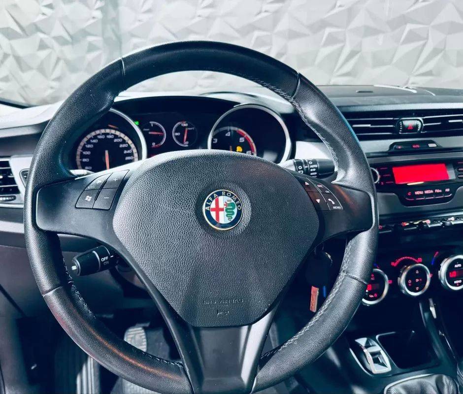 alfa-romeo-giulietta-2012-diesel-1598cc