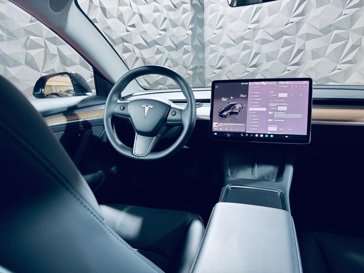 tesla-model-3-2023-eletrico-500cc