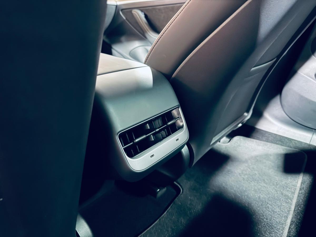 tesla-model-3-2023-eletrico-500cc