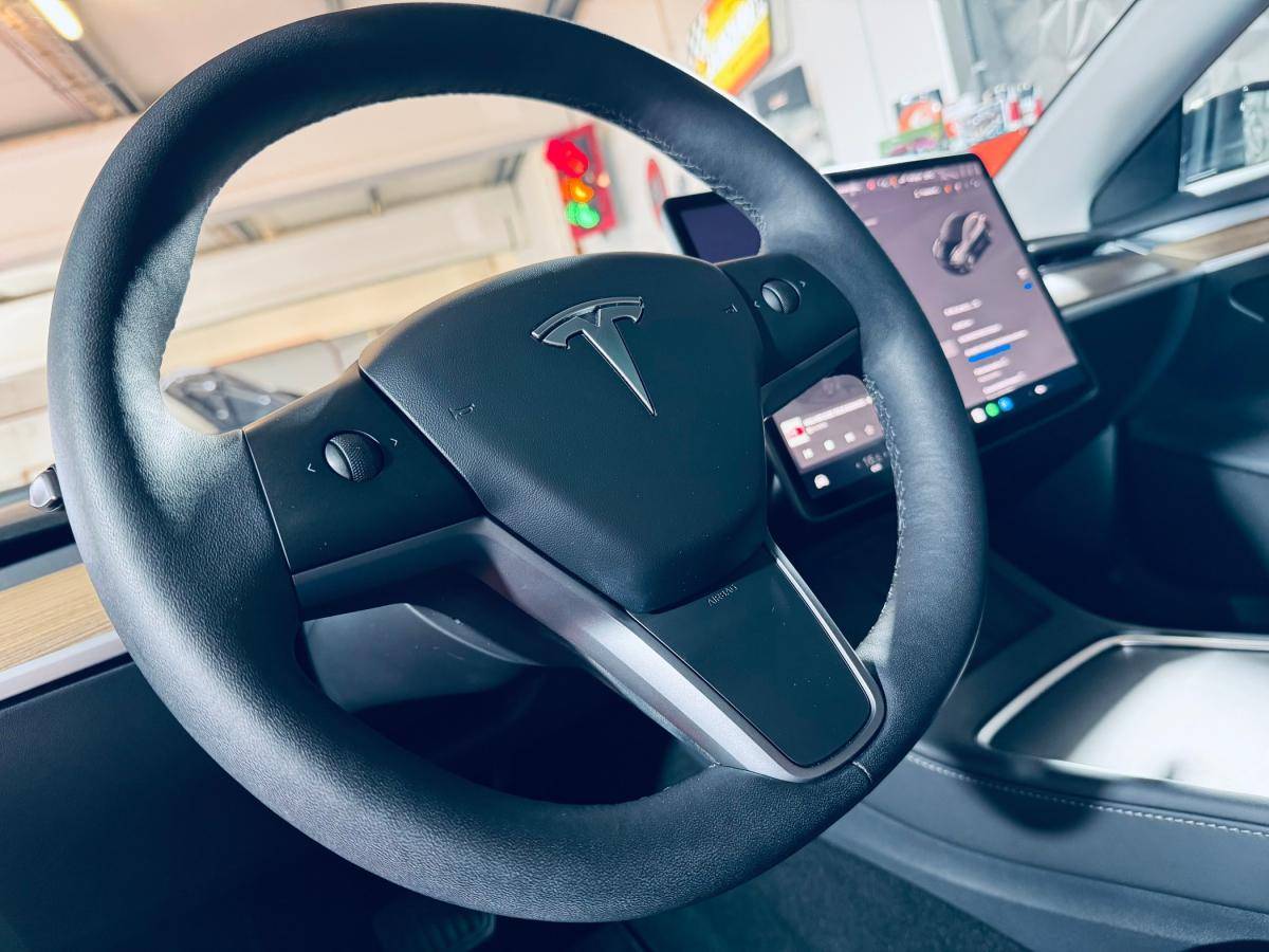 tesla-model-3-2023-eletrico-500cc