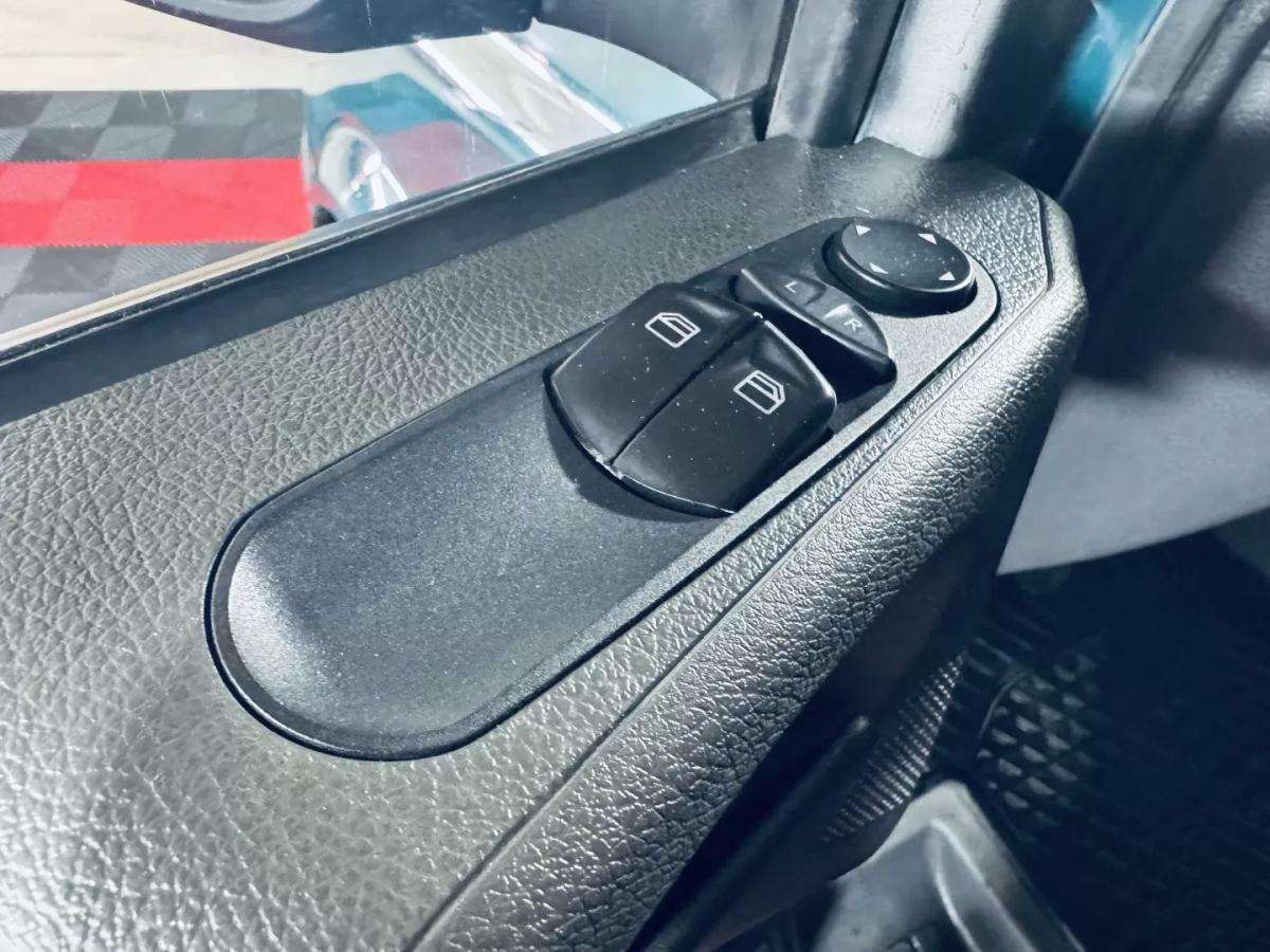 mercedes-benz-vito-2014-diesel-2144cc