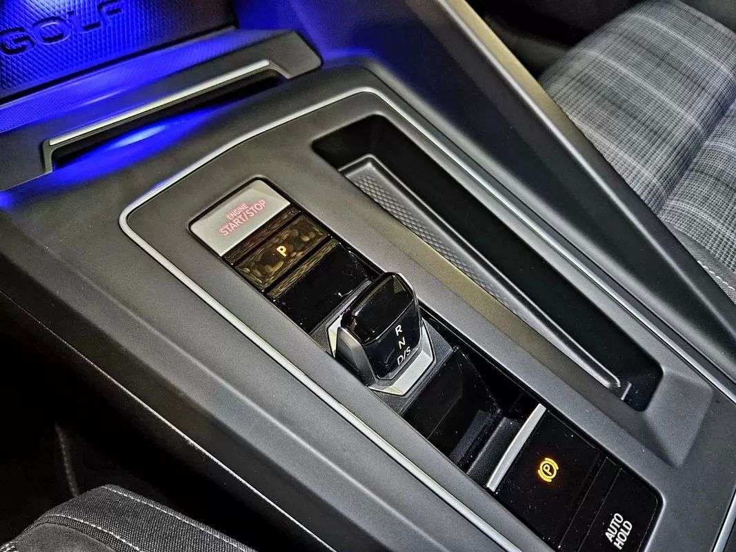 volkswagen-golf-2021-diesel-1968cc