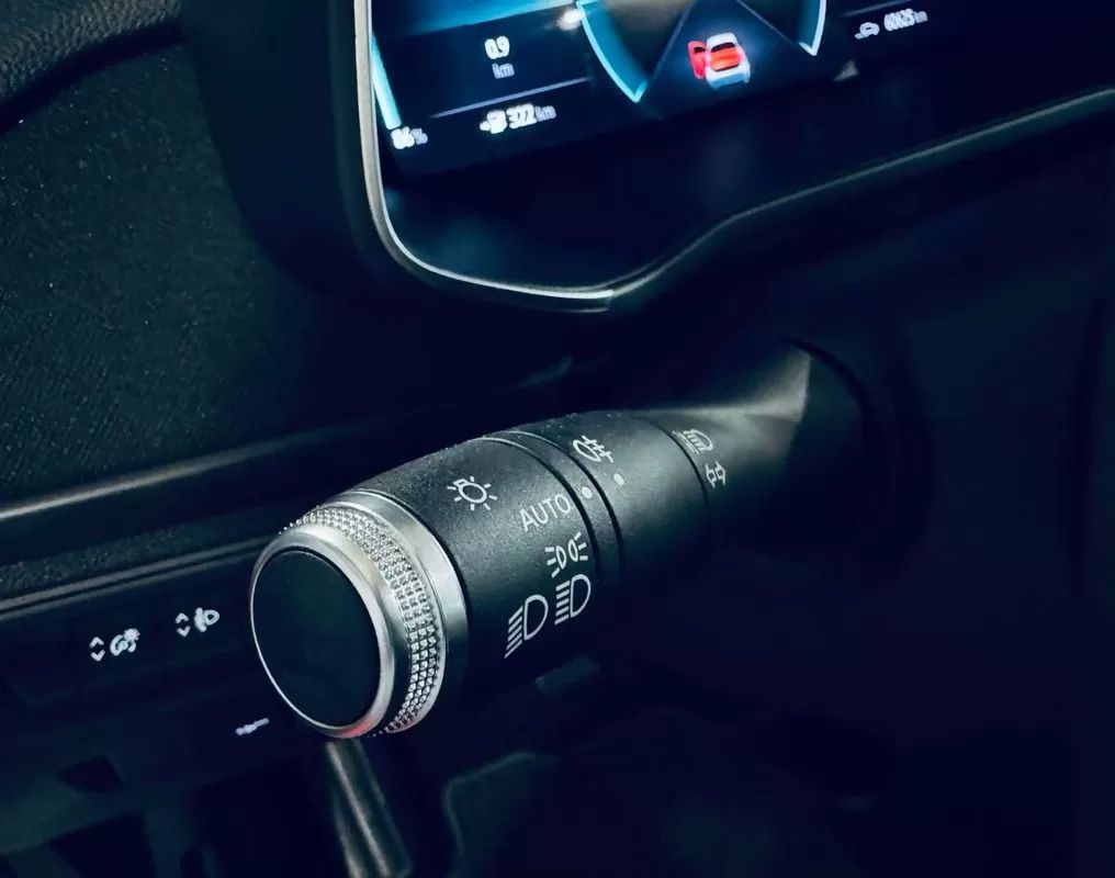 renault-zoe-2021-eletrico-200cc