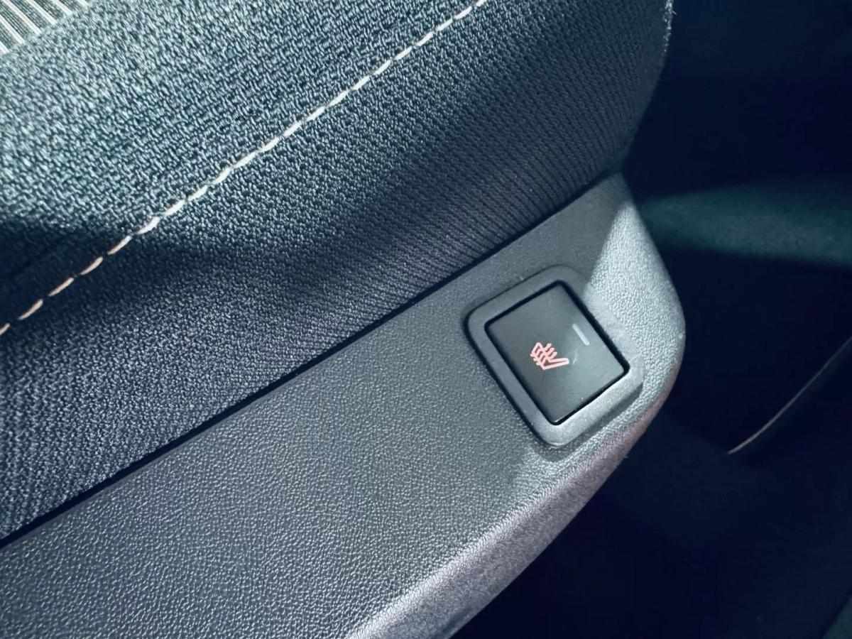 peugeot-108-2015-gasolina-1199cc