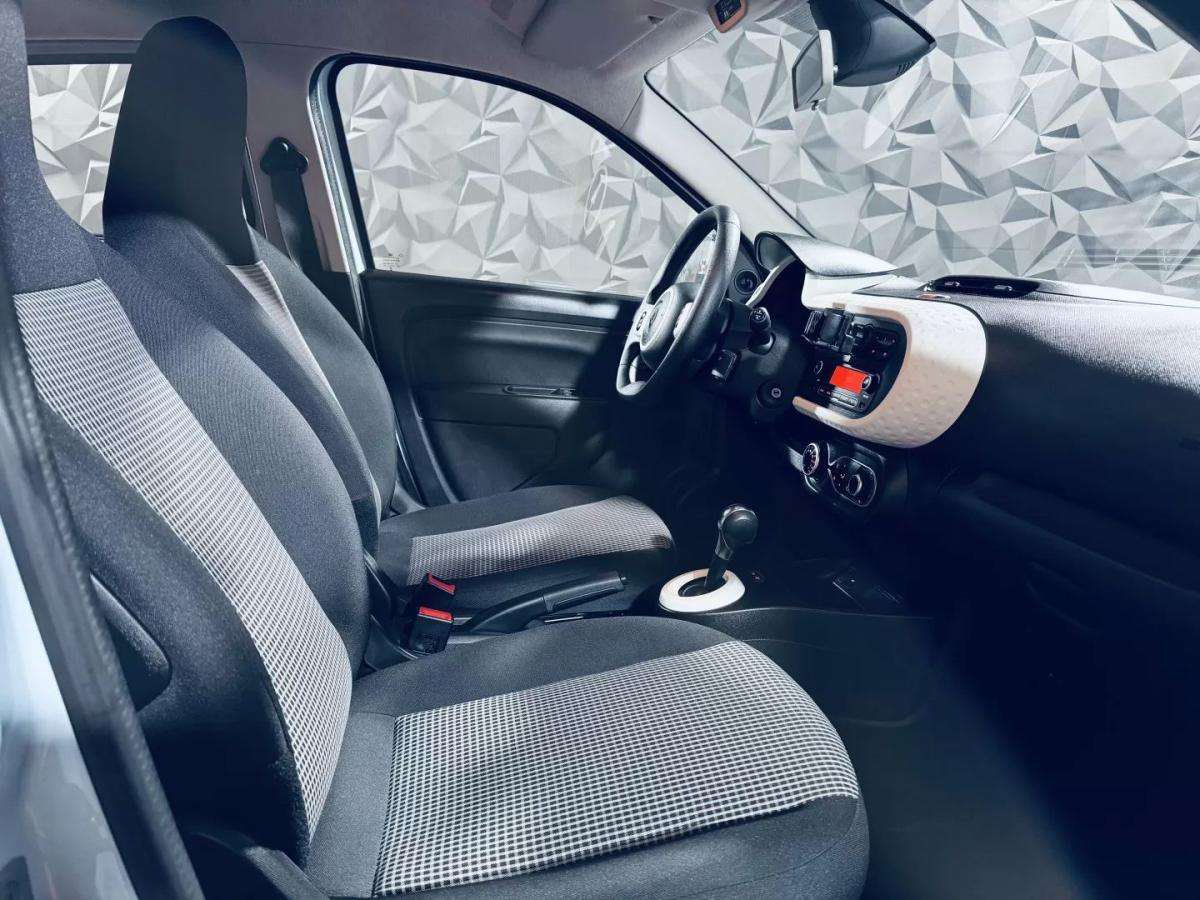 renault-twingo-2023-eletrico-200cc