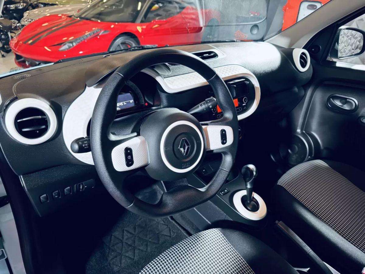 renault-twingo-2023-eletrico-200cc