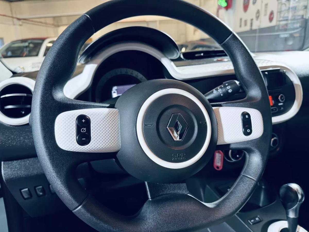 renault-twingo-2023-eletrico-200cc