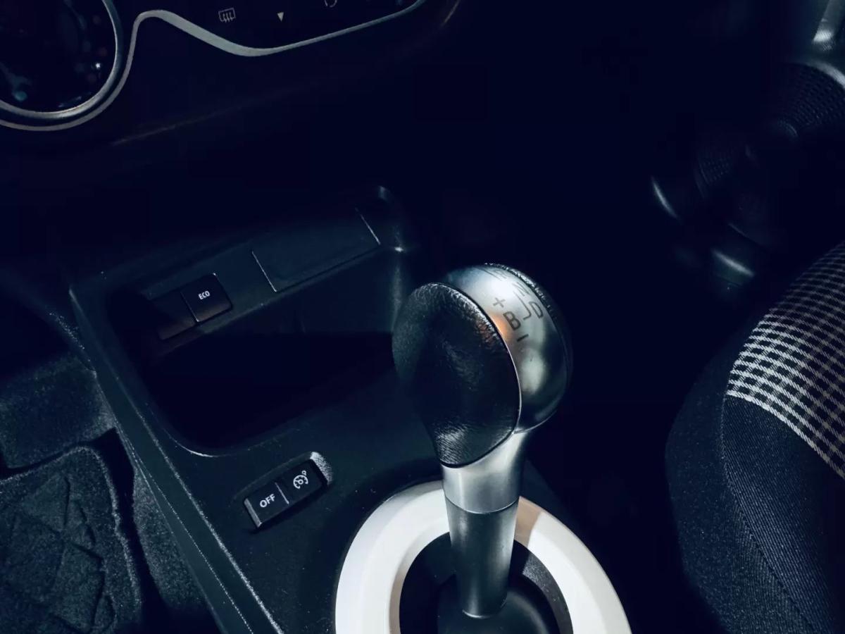 renault-twingo-2023-eletrico-200cc