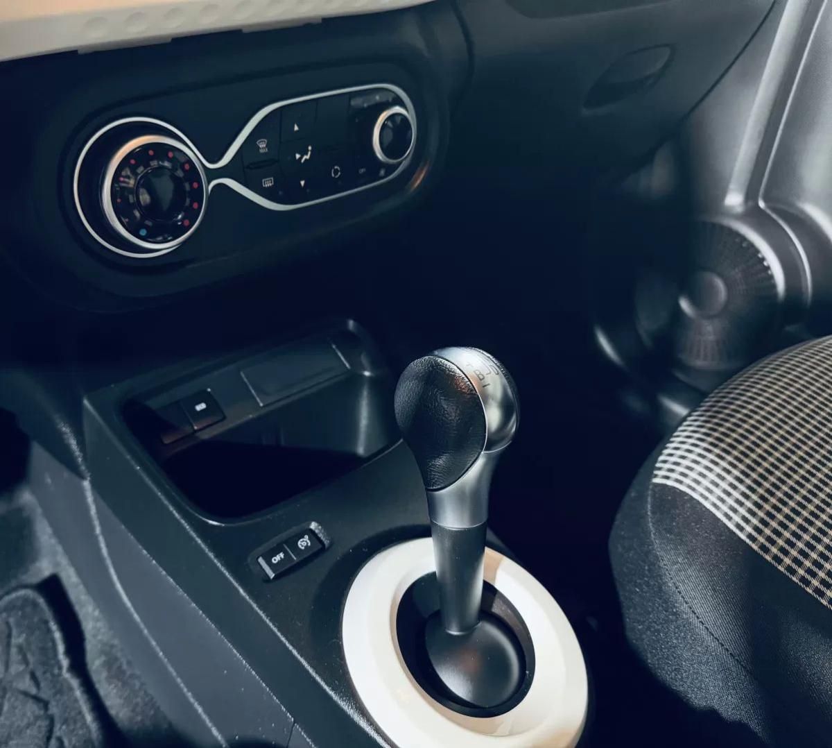 renault-twingo-2023-eletrico-200cc