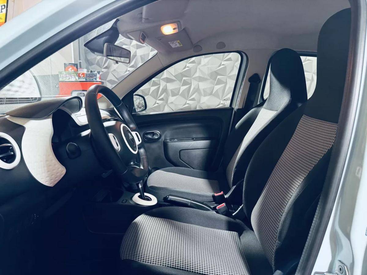 renault-twingo-2023-eletrico-200cc