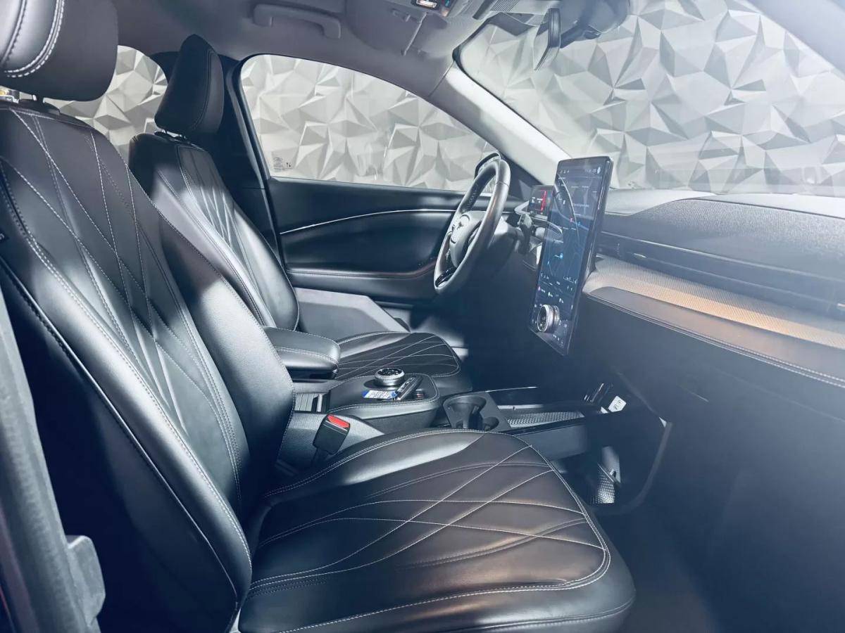 ford-mustang-mach-e-2021-eletrico-200cc
