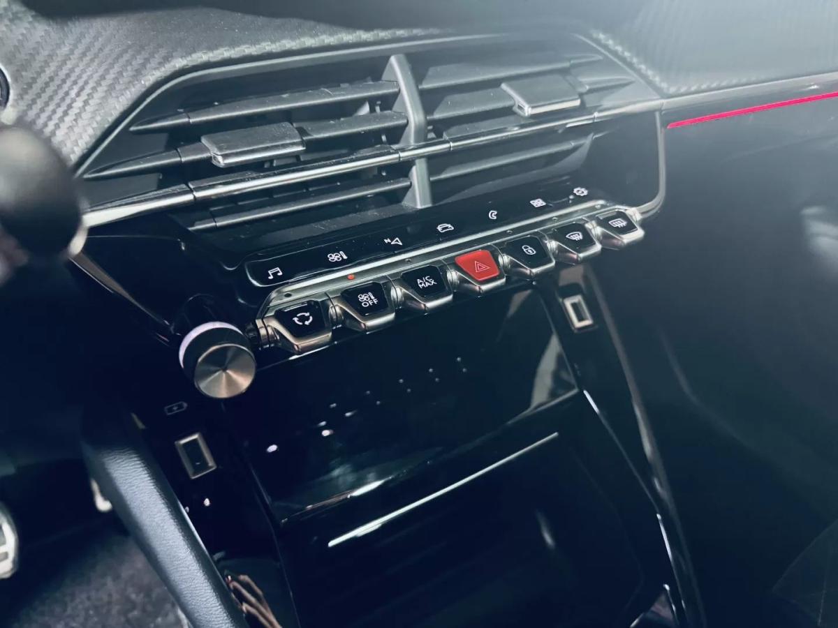 peugeot-208-2022-gasolina-1199cc