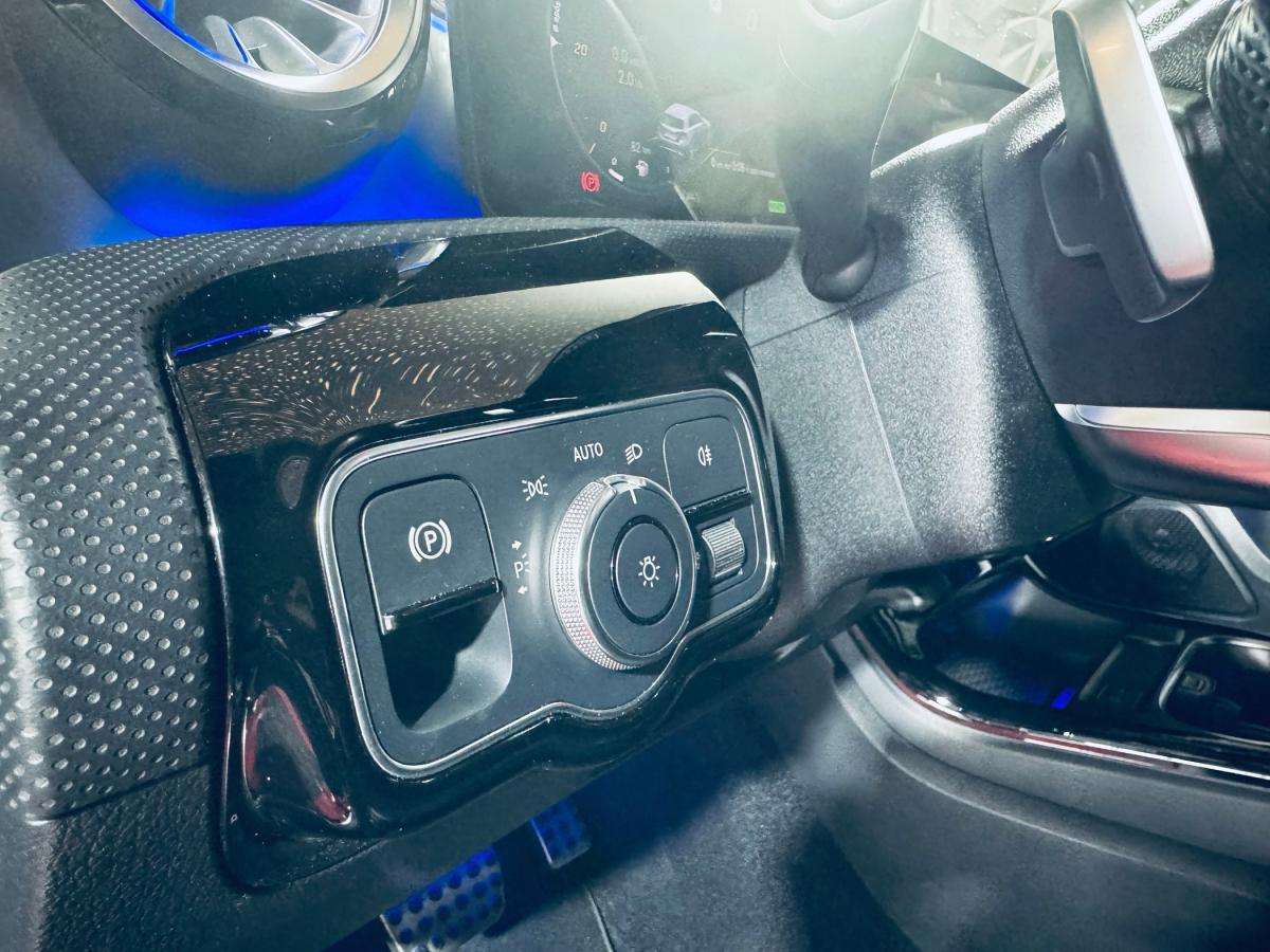 mercedes-benz-classe-a-2022-hibrido-a-gasolina-1332cc