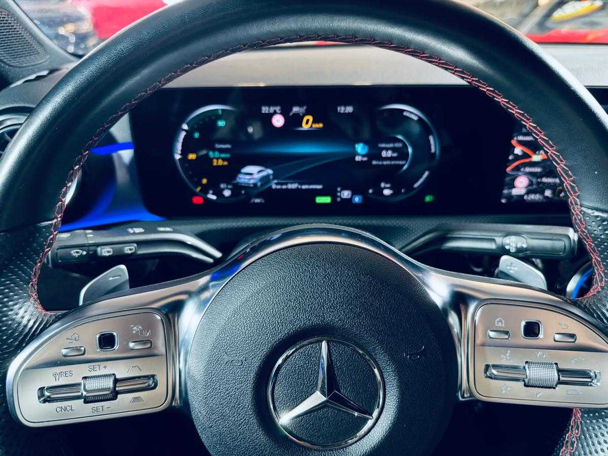 mercedes-benz-classe-a-2022-hibrido-a-gasolina-1332cc