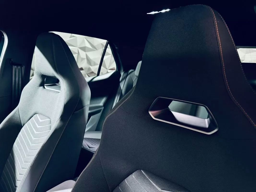 cupra-born-2022-eletrico-200cc