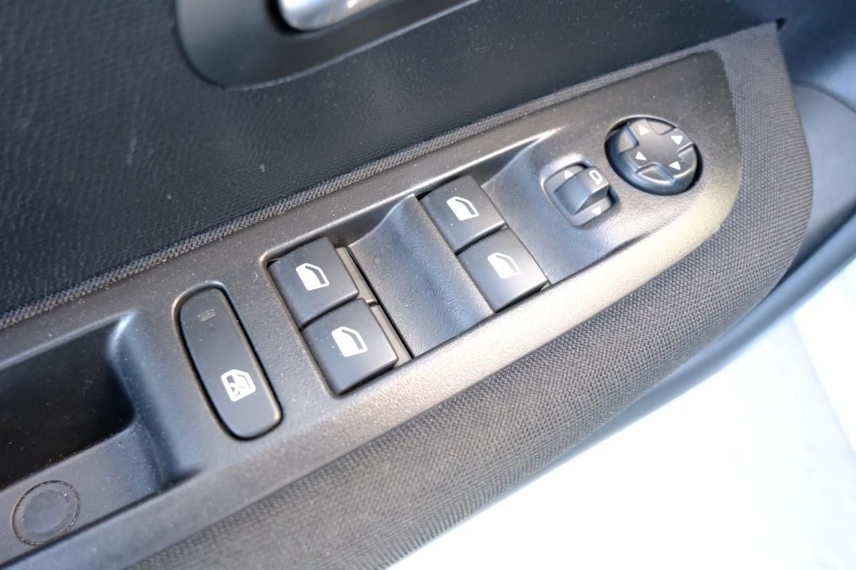 peugeot-208-2024-gasolina-1199cc