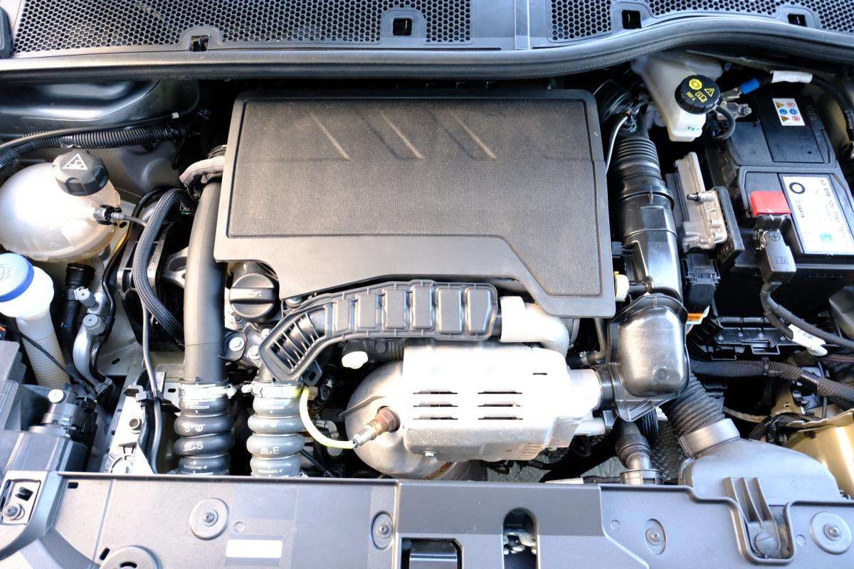 peugeot-208-2024-gasolina-1199cc