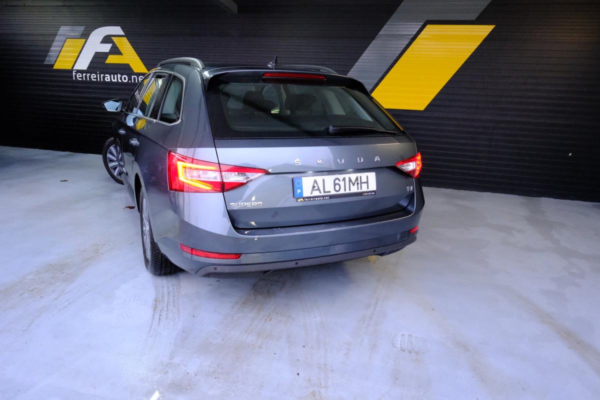 skoda-superb-2021-hibrido-a-gasolina-1395cc