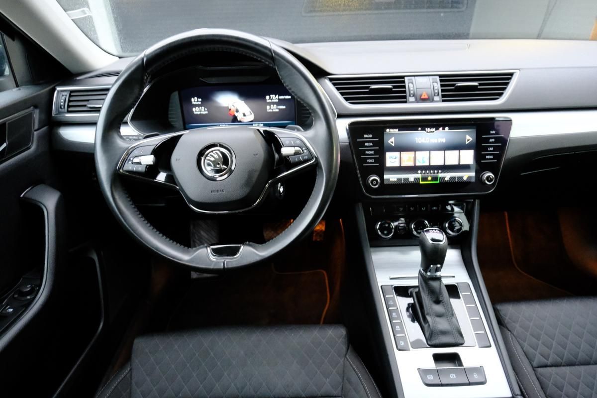 skoda-superb-2021-hibrido-a-gasolina-1395cc